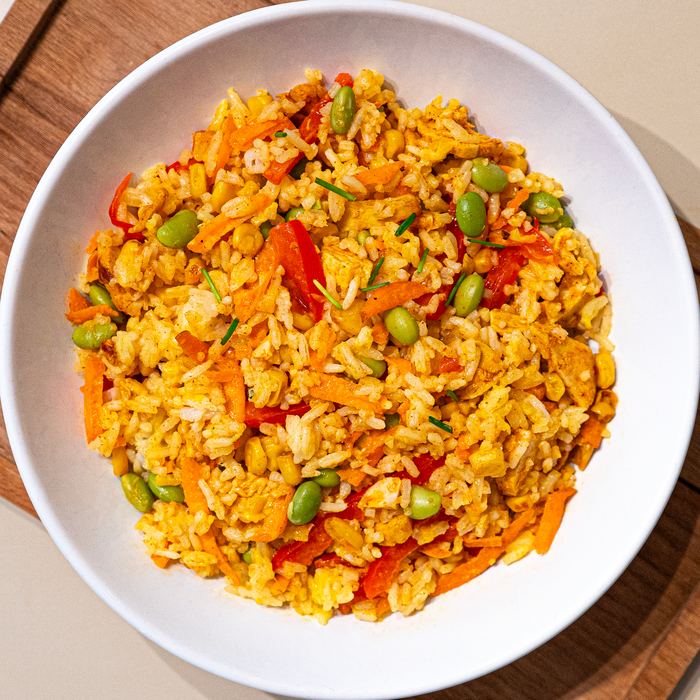 Riz sauté, edamame et poulet